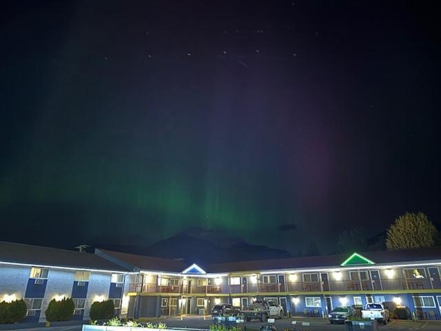 Valemount Vacation Inn Eksteriør billede